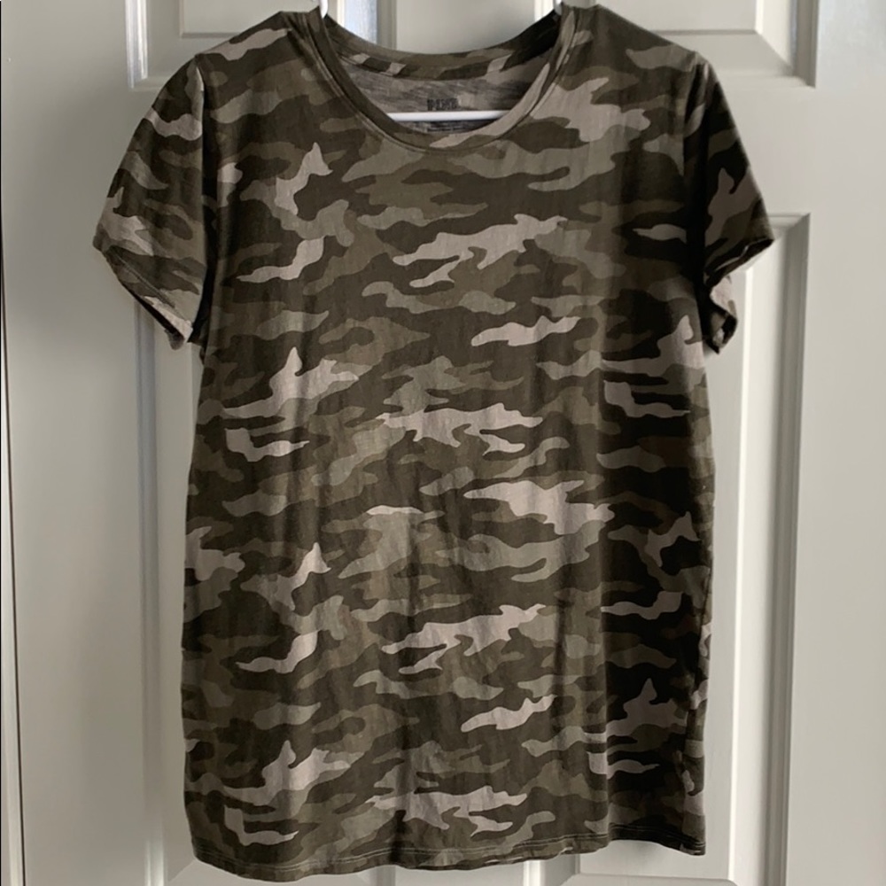 VS Pink Camo T-Shirt